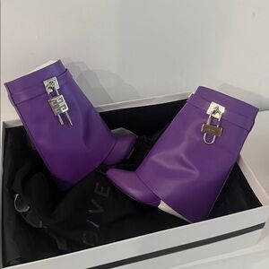New Givenchy Shark boots 💜